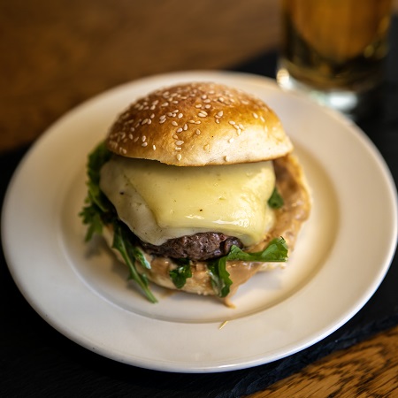 KGBull b+Hamburguesa de rabo de toro de KGB
