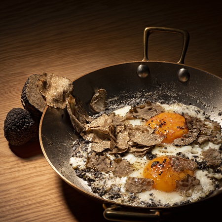 Huevos con trufa fresca (Matto)