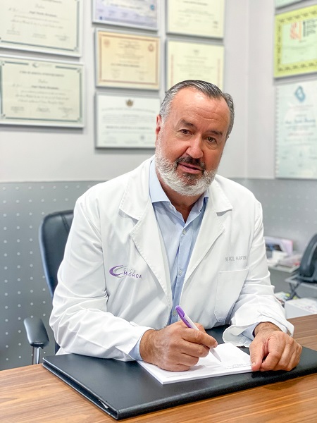Doctor Ángel Martín, Director Médico de Clínica Menorca